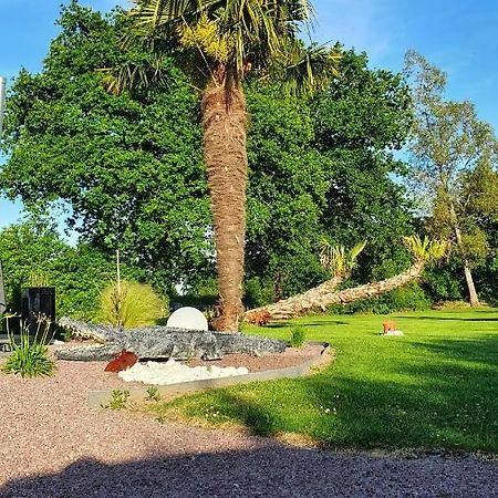 Le Coup De Foudre Bed & Breakfast Le Molay-Littry Dış mekan fotoğraf